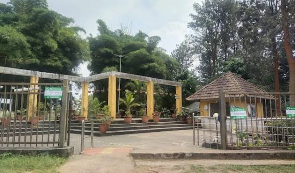 Sulthan Bathery Town Square